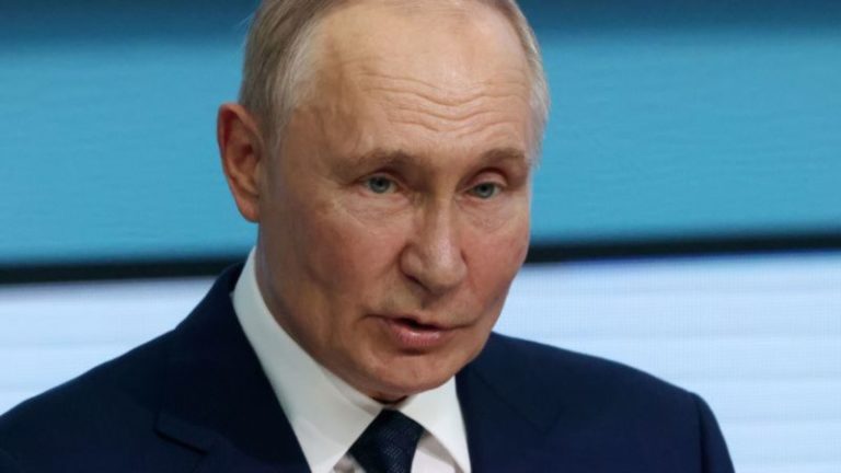 Putin advierte que la OTAN estará "en guerra con Rusia" si permite que Ucrania use misiles occidentales de largo alcance contra ella imagen-4