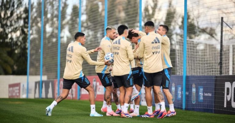 El 11 de la Selección en la última práctica antes de Chile imagen-4