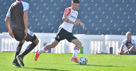 Con un ingreso clave de Echeverri, River lo remontó y ganó en el amistoso ante Platense imagen-7