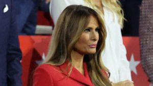 Melania Trump reitera su apoyo al derecho al aborto en un nuevo video, distanciándose de la postura de su marido imagen-1