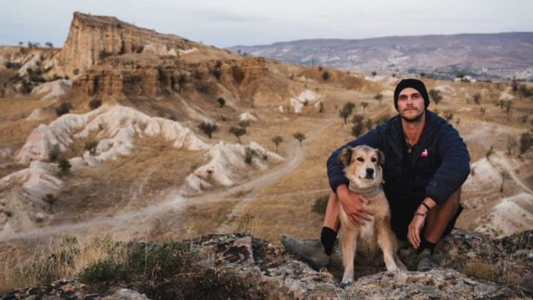 Pasó 7 años dando la vuelta al mundo con su perra. Pero su mayor reto fue volver a casa imagen-4