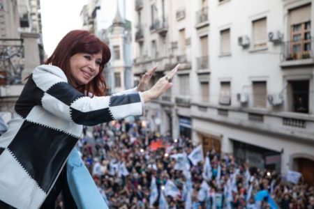 Sin traición en el Día de la Lealtad, Cristina adelanta el año electoral imagen-6