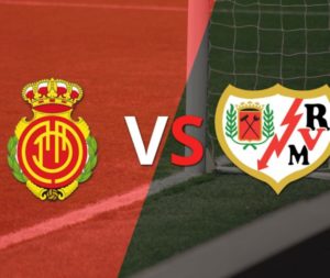 Comienza el partido entre Mallorca y Rayo Vallecano en el estadio Mallorca Son Moix imagen-3