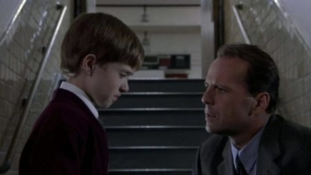 "Es la persona que quieres tener a tu lado": Haley Joel Osment recuerda cómo era trabajar con Bruce Willis en 'El sexto sentido' imagen-7