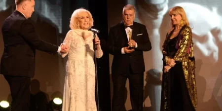 Mirtha Legrand, en los Premios Martín Fierro del Cine: “Por favor no cierren el INCAA” imagen-8