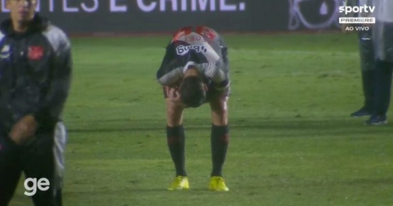 Video: el llanto de Pablo Vegetti tras la eliminación del Vasco da Gama en la Copa Brasil imagen-5