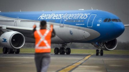 Crónica de un remate: el proyecto privatizador de Aerolíneas obtuvo dictamen en Diputados imagen-13