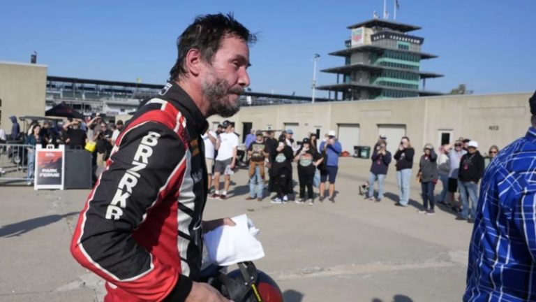 Keanu Reeves debuta en el automovilismo profesional en el Indianapolis Motor Speedway imagen-4