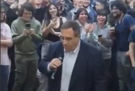 Carlos Maslatón participó de una asamblea de la UBA y apuntó contra el Gobierno: “Quieren liquidar estas sagradas instituciones” imagen-17