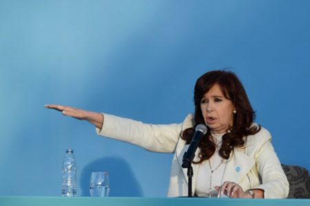 Cristina Kirchner le respondió a Milei: el “saludo” de cumpleaños, la disculpa “culposa” y la referencia a Villarruel imagen-7