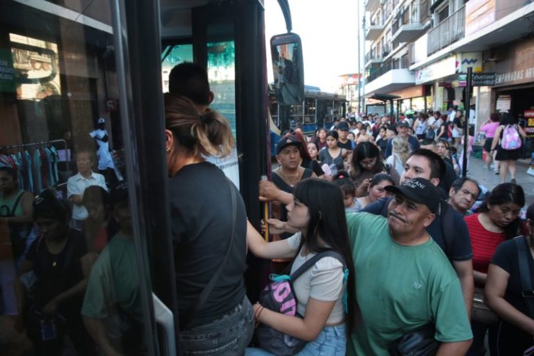 Se levantó el paro de colectivos del jueves 31 de octubre imagen-4