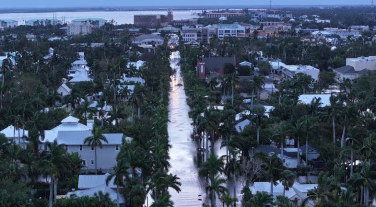 Milton ha dejado al menos 16 muertos tras su paso por Florida imagen-3