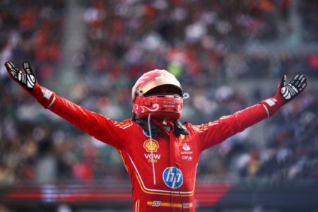 Norris recorta ventaja a Verstappen en un Gran Premio de México ganado por Calos Sainz de Ferrari imagen-10