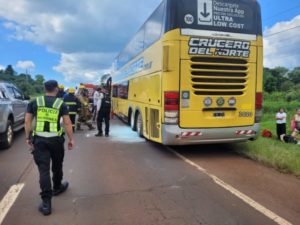 Colectivo quedó varado en plena ruta 12 por un desperfecto técnico imagen-1