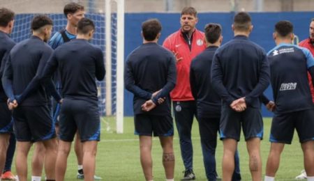 La barra brava de San Lorenzo irrumpió en el entrenamiento para increpar a los jugadores imagen-8