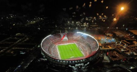 Los hinchas de River agotaron las entradas vs. Mineiro: el Monumental, a tope imagen-6