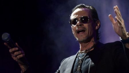 Marc Anthony recuerda en sus redes cómo fue el gobierno de Trump y muestra su apoyo a Kamala Harris imagen-10