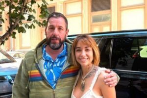 El inesperado encuentro entre María Becerra y Adam Sandler en las calles de Nueva York: “Cumplí un sueño” imagen-3