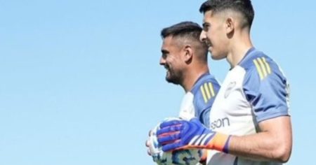 Encuesta: el arco de Boca, la gran duda que instalaron el nivel de Romero y el propio Gago imagen-10