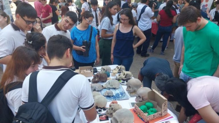 Kermés Científica: la Universidad Nacional de Misiones muestra sus proyectos en la Plaza 9 de Julio imagen-4