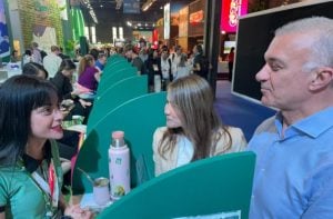 Los senadores Carlos Arce y Sonia Rojas Decut visitaron el stand de Misiones en la FIT 2024 imagen-1