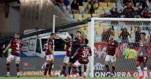 Agustín Rossi atajó un penal en el clásico carioca pero... imagen-3