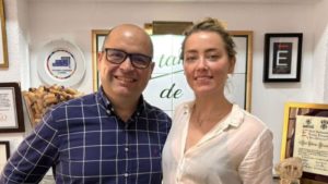 El restaurante andaluz que ha enamorado a Amber Heard. La actriz demostró que domina el español a la perfección en su visita a Córdoba imagen-3