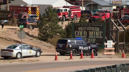 Accidente en un mina turística de Colorado deja un muerto y 12 personas atrapadas imagen-11