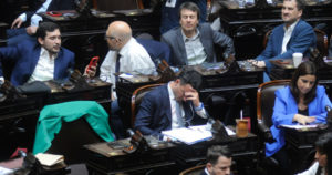 Se fractura la UCR: los diputados anti Milei se van de la bancada y negocian un armado con los de Pichetto imagen-2