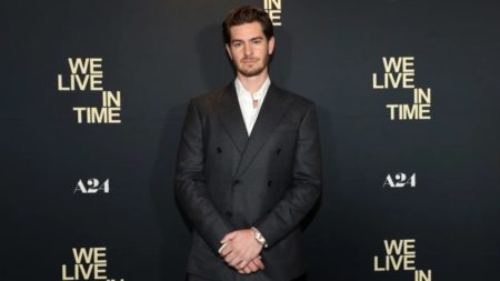 Andrew Garfield recuerda el momento incómodo en el que él y Florence Pugh no escucharon la palabra "corte" mientras filmaban una escena de amor imagen-9