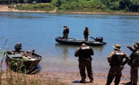 Colonia Mado: Intensa búsqueda en el río Paraná para localizar a pescador desaparecido imagen-15