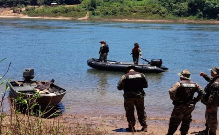 Colonia Mado: Intensa búsqueda en el río Paraná para localizar a pescador desaparecido imagen-5