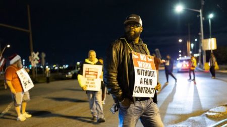 Por qué hay una huelga en los puertos en EE.UU., qué piden los trabajadores y cómo puede afectar imagen-5