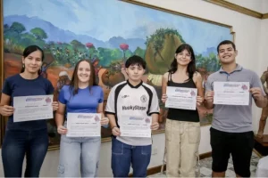 Misiones entrega 15 nuevas Becas “Andrés Guacurarí” a estudiantes destacados imagen-4