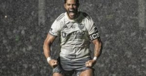 River, pendiente de la situación de Hulk: salió tocado en el final de Mineiro-Vasco imagen-4