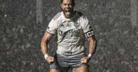 River, pendiente de la situación de Hulk: salió tocado en el final de Mineiro-Vasco imagen-7