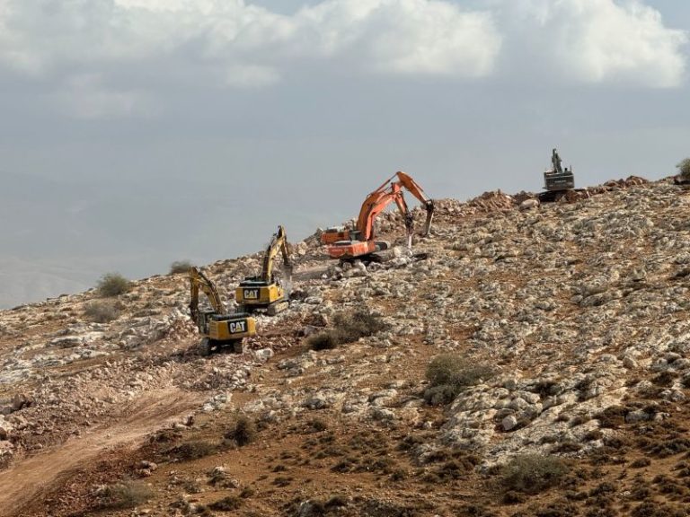 "Vinieron y lo demolieron todo": palestinos temen más desalojos en la Ribera Occidental bajo el gobierno de Trump imagen-4