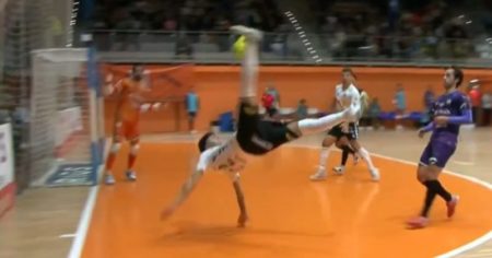 ¿El gol del año? El especialista en chilenas del futsal de España que dio la vuelta al mundo con una definición antológica imagen-17