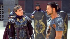 "Terriblemente poco profesional": Ridley Scott recuerda que Russel Crowe se quedó a cuadros con Joaquin Phoenix durante 'Gladiator' imagen-4