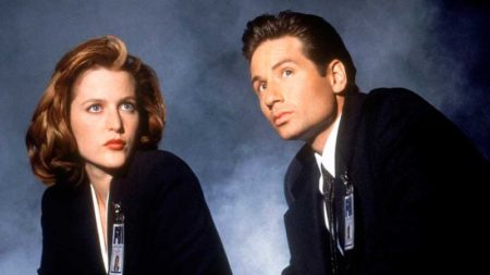 "No nos hablamos durante semanas": Gillian Anderson y David Duchovny recuerdan las tensiones en la peor etapa del rodaje de 'Expediente X' imagen-8