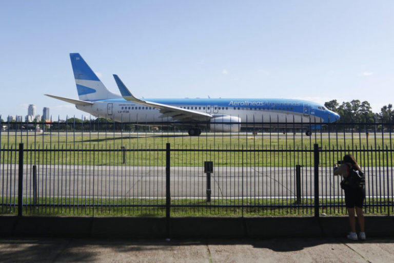 Otro golpe a Aerolíneas Argentinas en medio de la ofensiva pritavizadora imagen-5