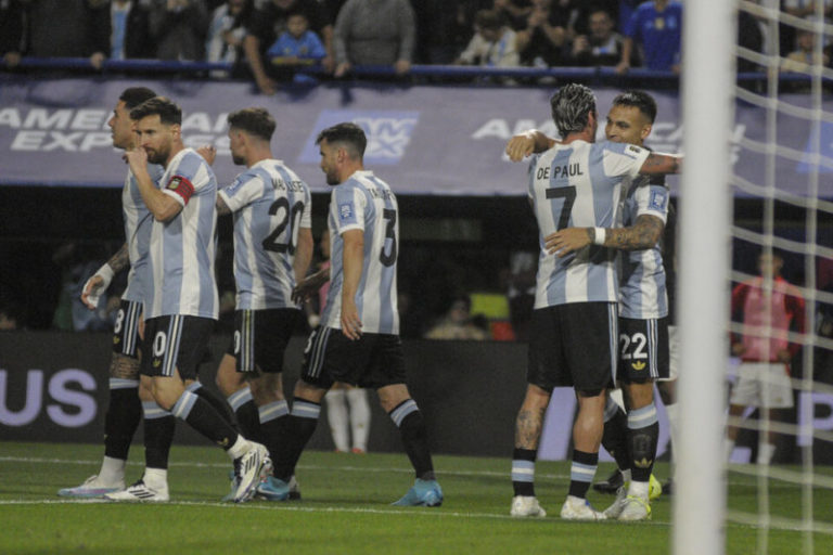 La Selección cerró otro año inmejorable: le ganó 1 a 0 a Perú con mas autoridad que brillo imagen-5