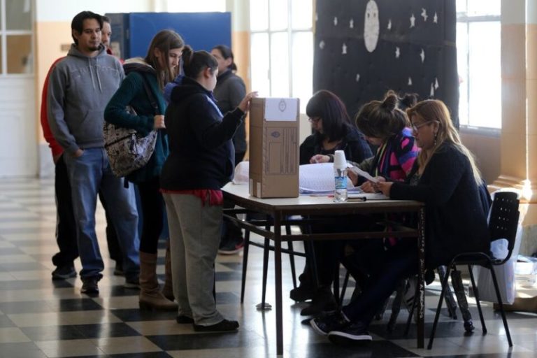 En detalle, los proyectos oficialistas para eliminar las PASO y desfinanciar las campañas imagen-4