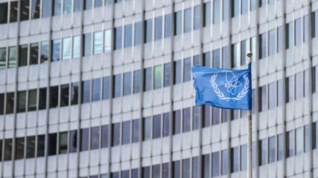 Irán dice que está activando nuevas centrifugadoras tras ser condenado por el organismo de control nuclear de la ONU imagen-6