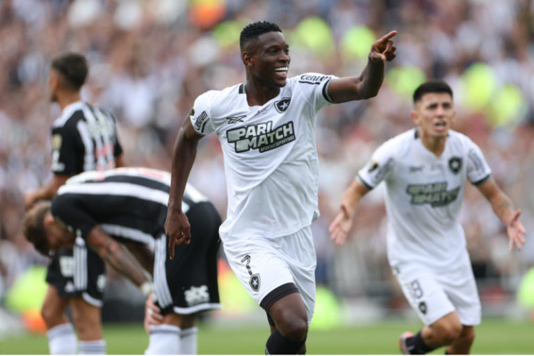 Con un jugador menos, Botafogo ganó la primera Libertadores de su historia imagen-5