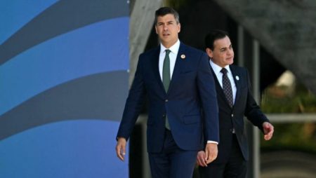 Santiago Peña, presidente de Paraguay, recibió el alta y se encuentra estable de salud tras ingresar en hospital en la cumbre del G20 imagen-14