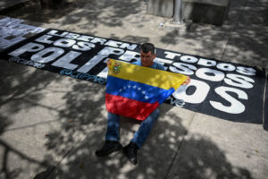 Familiares de detenidos en Venezuela piden excarcelaciones frente a la Fiscalía General imagen-2