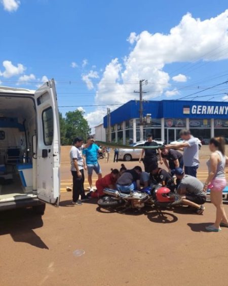 Joven motociclista sufrió lesiones graves tras despistar sobre Avda. Las Américas imagen-112