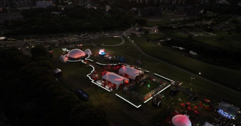 El Fan Fest de la final de la Copa Libertadores en Buenos Aires: Domínguez inauguró el espacio y respondió sobre el caso Spreen imagen-4