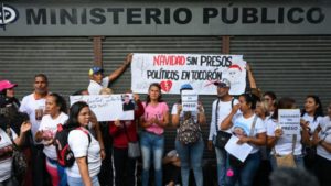 Familiares de detenidos tras elecciones en Venezuela piden liberaciones. Advierten que marcharán al Palacio de Miraflores el 1 de diciembre imagen-3